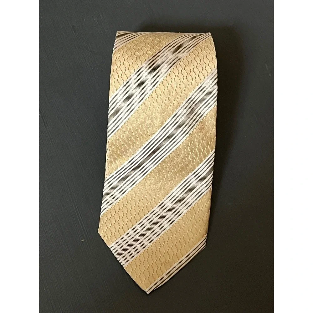 Giorgio Armani Silk Tie Men Gold‎ Beige Shinny Stripe Pattern Made in Italy